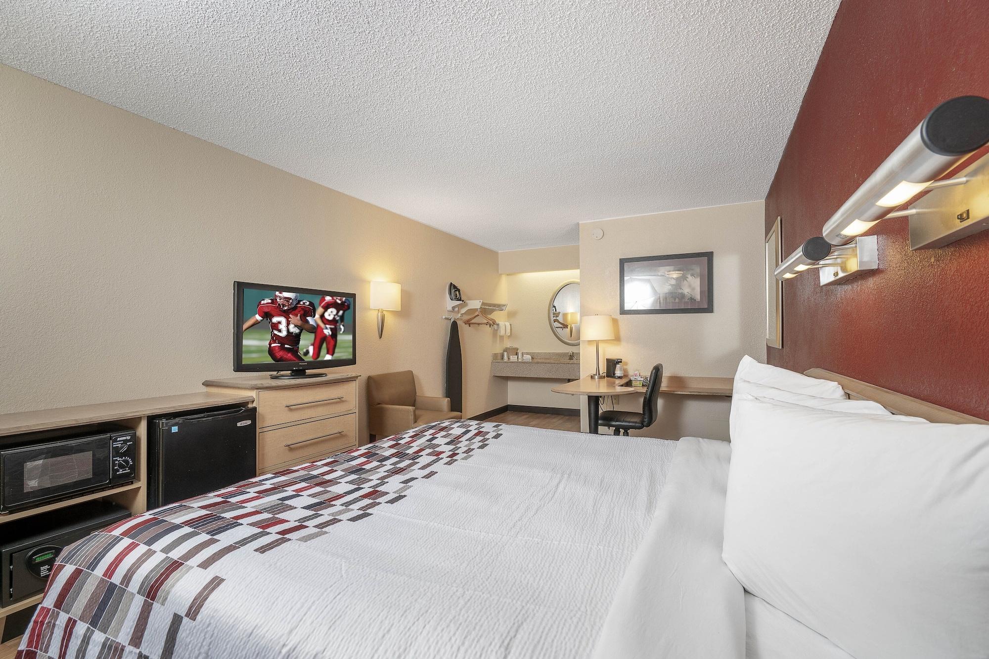 Red Roof Inn Detroit - Dearborn-Greenfield Village Екстериор снимка