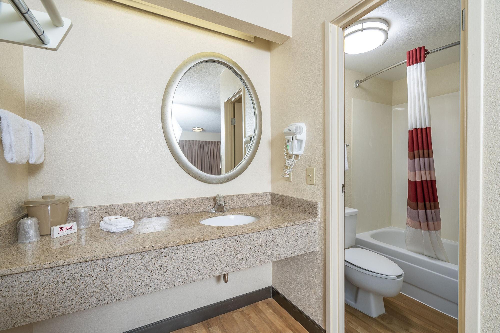 Red Roof Inn Detroit - Dearborn-Greenfield Village Екстериор снимка