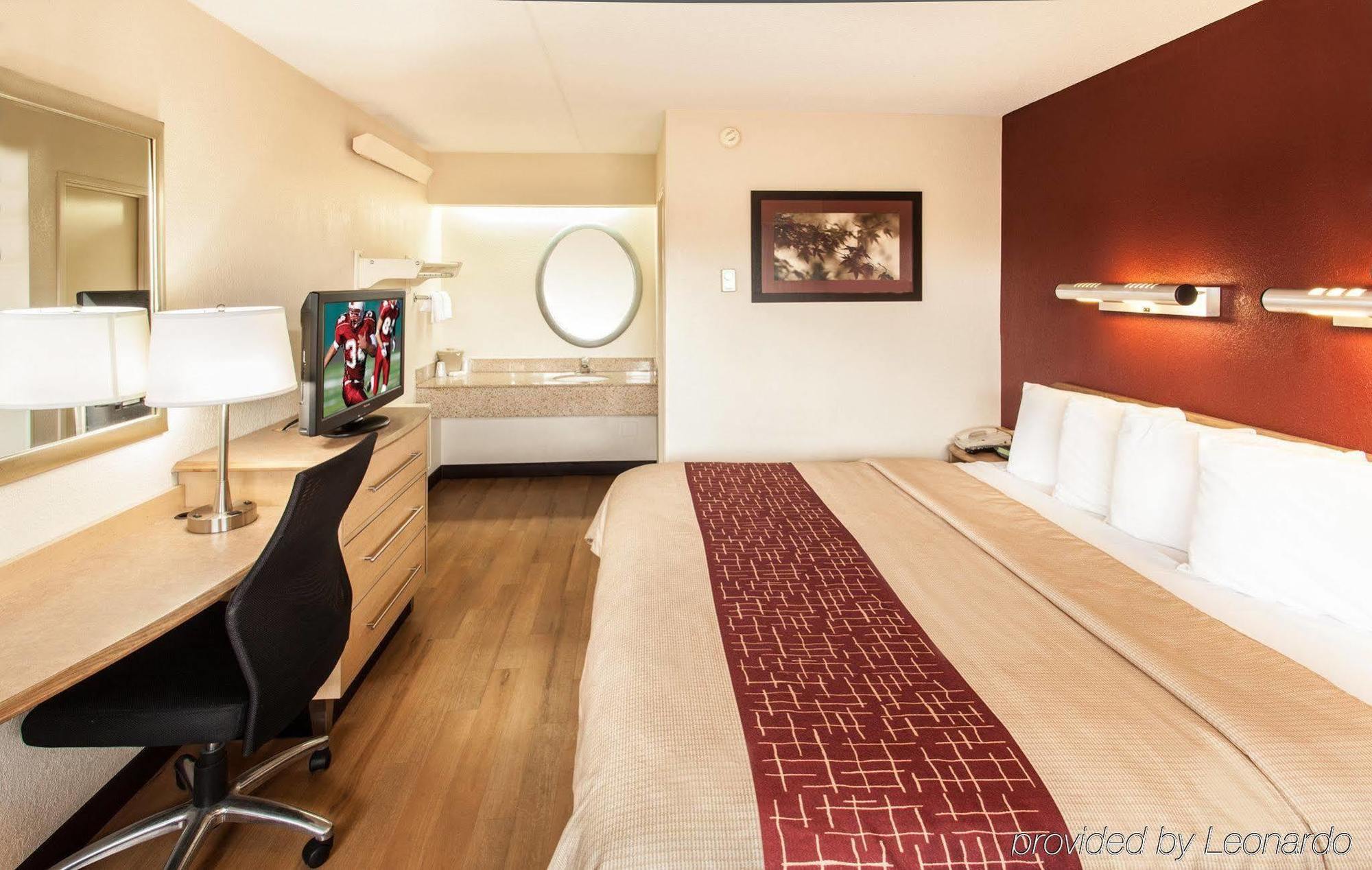 Red Roof Inn Detroit - Dearborn-Greenfield Village Екстериор снимка